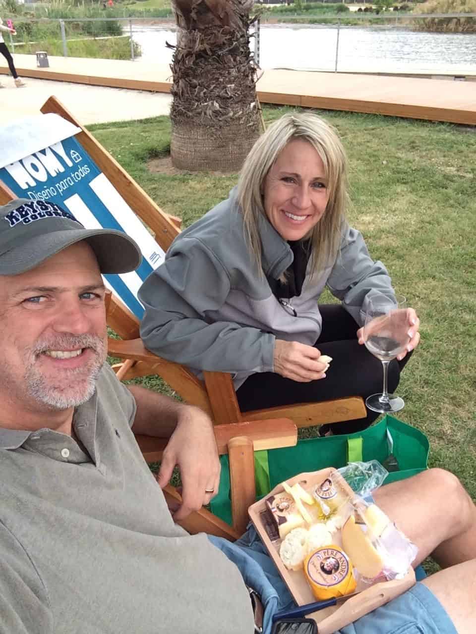 Enjoying our picnic lunch in Parque Bicentenario