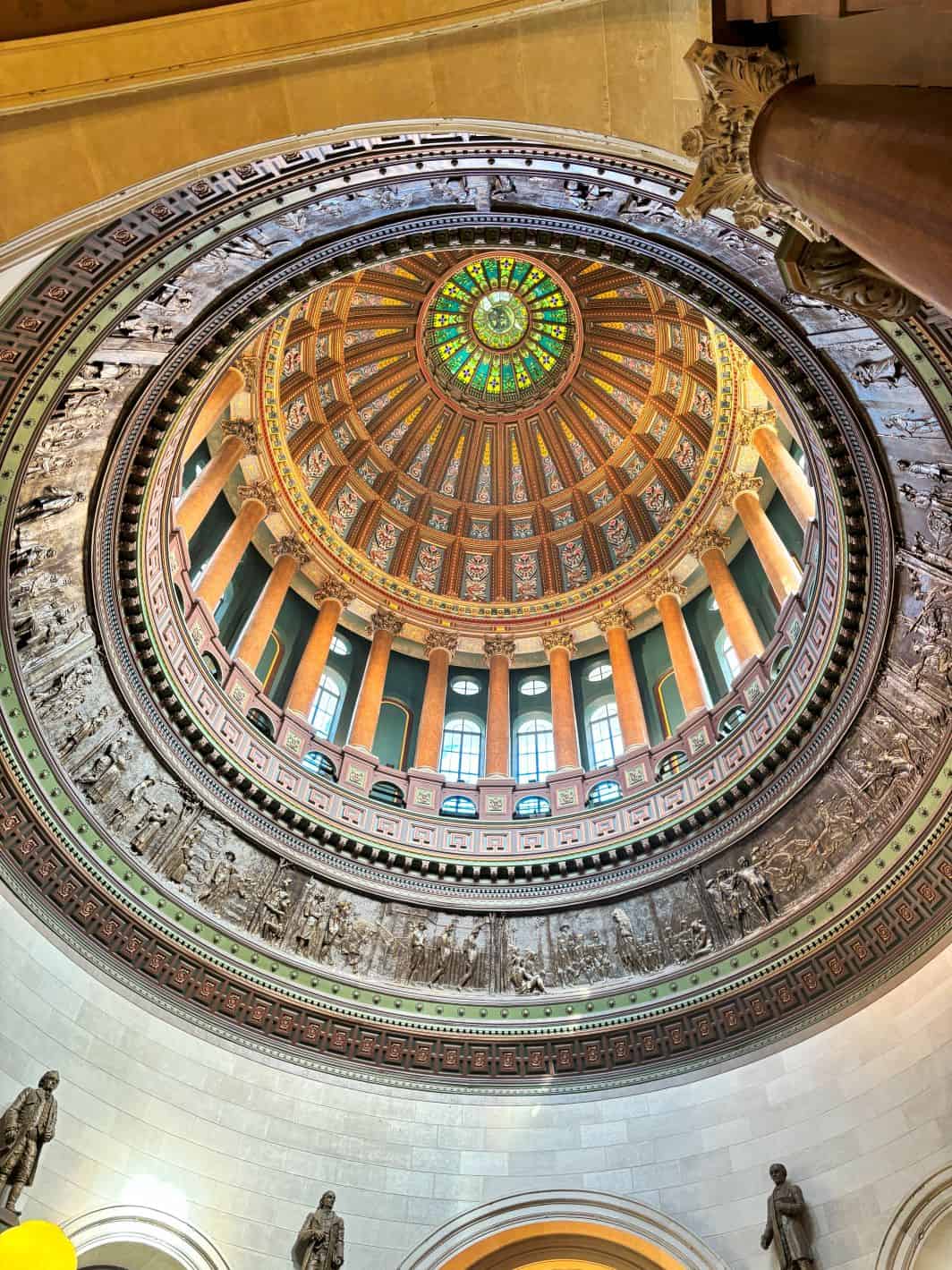The impressive dome when looking up from the rotunda. 