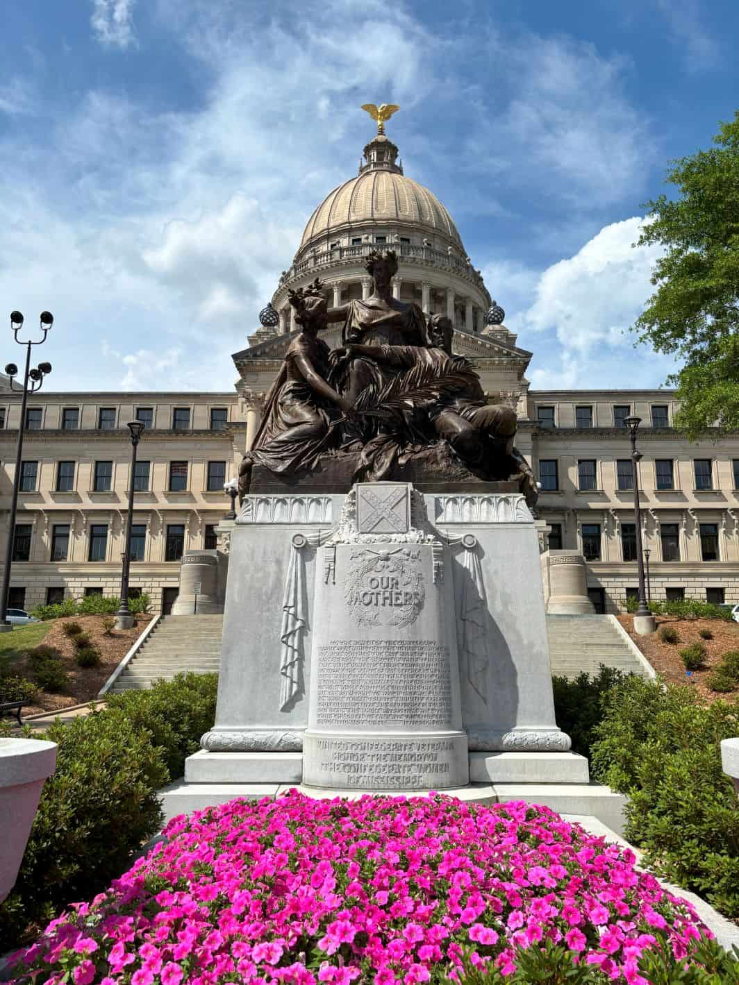 The Women of the Confederacy Statue