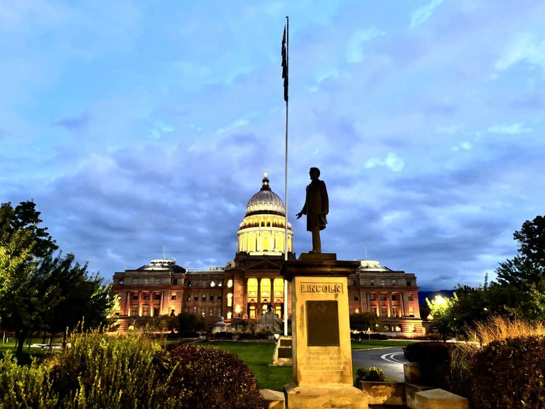 Statue of Abraham Lincoln