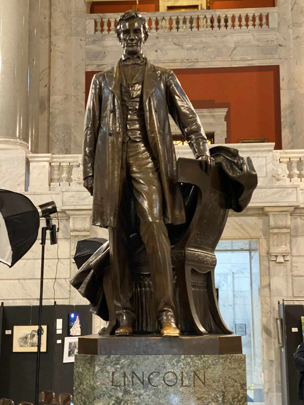 Statue of Lincoln
