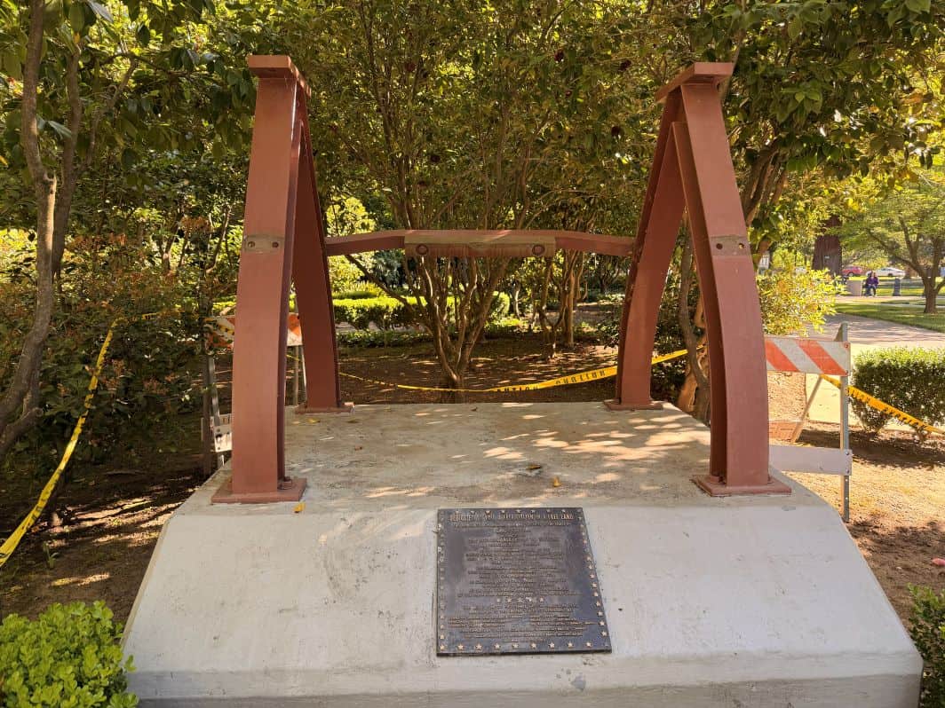The structure for the replica Liberty Bell