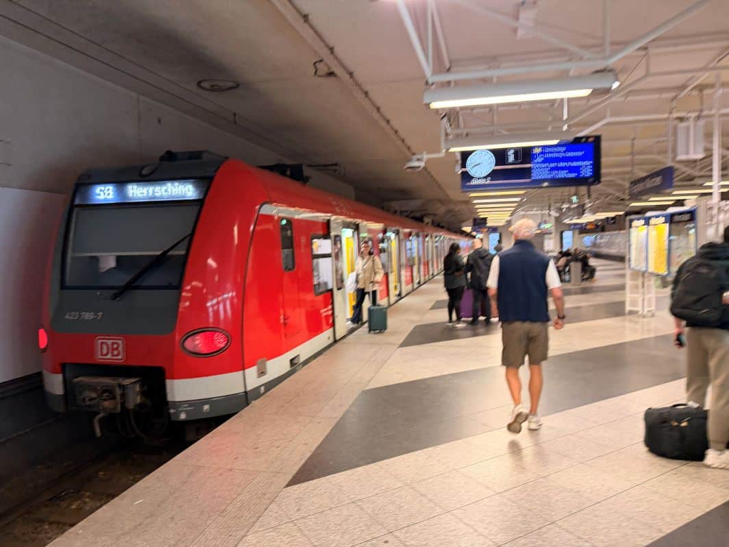 S8 Train