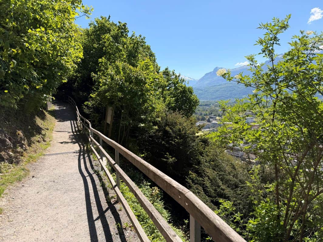 Walking path up to the castle
